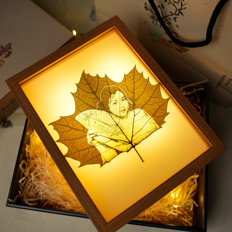 Custom leaf carving individual portrait handcrafted in China, delivered in 15-21 days for USA